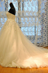 Glamorous Strapless Sleevelsss Tulle Wedding Dress Sweetheart Appliques Bridal Gowns with Rhinestones On Sale-27dress