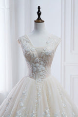 Glamorous Tulle Lace Appliques Wedding Dress V-Neck Pearls Sleeveless Bridal Gowns with Rhinestones On Sale-27dress