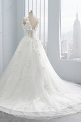 Glamorous V-Neck Tulle Wedding Dress with Flowers Appliques Sleeveless Beadings Bridal Gowns Online-27dress