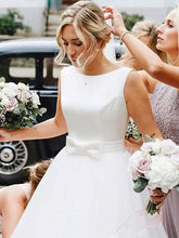 Gorgeous Ball Gown Wedding Dress with Scoop Neck and Tulle Sweep Train and Bow