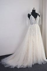 Gorgeous Spaghetti Straps Tulle Wedding Dress Beading V-Neck Sleeveless Bridal Gowns Online-27dress
