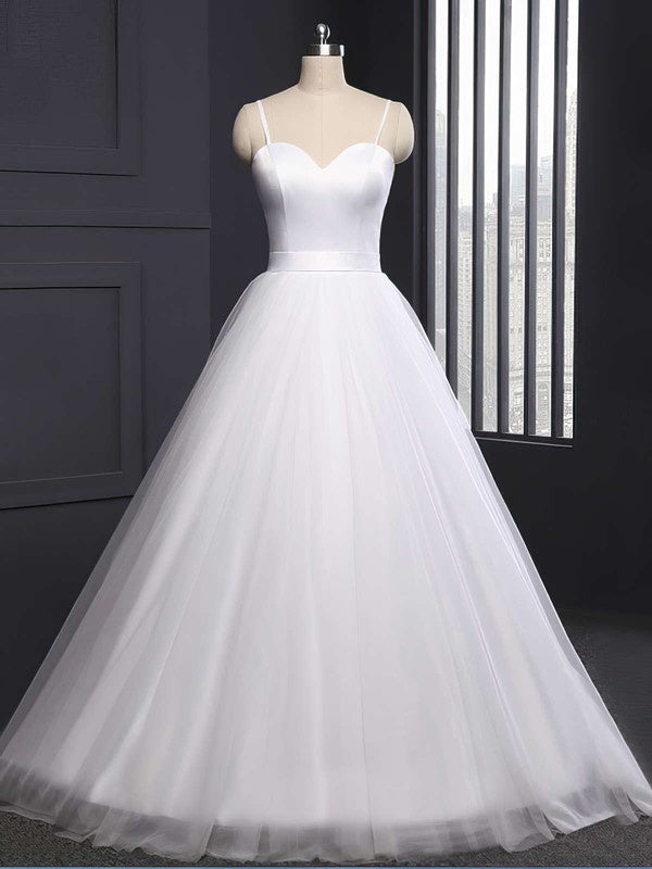 Gorgeous Sweetheart Tulle Ball Gown Wedding Dress with Sashes / Ribbons