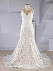 Gorgeous Trumpet/Mermaid Illusion Tulle Wedding Dress with Appliques Lace