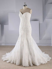 Gorgeous Trumpet/Mermaid Sweetheart Tulle Sweep Train Wedding Dress with Beading