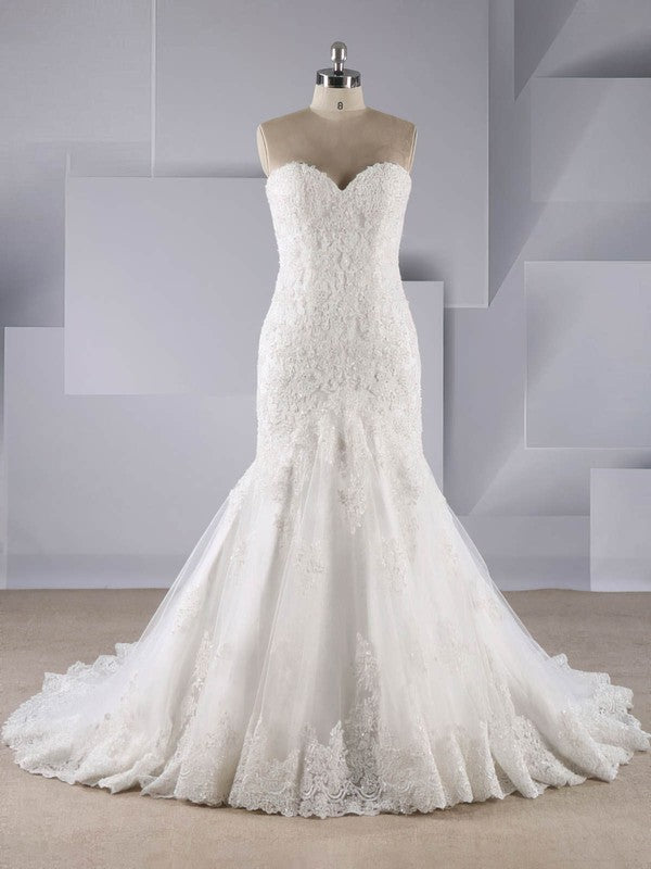 Gorgeous Trumpet/Mermaid Sweetheart Tulle Sweep Train Wedding Dress with Beading