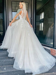 Gorgeous V-neck Ball Gown Tulle Wedding Dress with Appliques Lace