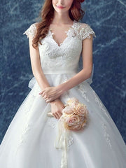 Gorgeous V-neck Tulle Court Train Wedding Dress with Appliques Lace