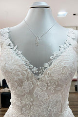 Graceful Ivory Tulle V Neck Lace Ruffles A-Line Wedding Dresses-27dress