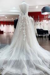Graceful Spaghetti Straps Tulle V Neck Sequins Wedding Dresses With Lace Appliques-27dress