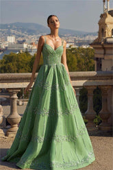 Green Spaghetti Strap Sweetheart Sleeveless Prom Dress With Bead Embroidery
