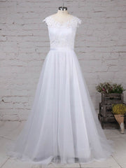 Illusion Tulle Sweep Train Wedding Dress With Appliques Lace