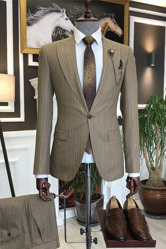 Peaked Lapel Striped Khaki Business Suits For Men