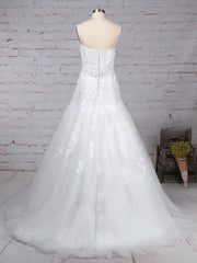 Lace Appliques Sweetheart Trumpet/Mermaid Tulle Court Train Wedding Dress