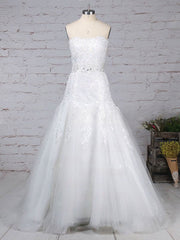 Lace Appliques Sweetheart Trumpet/Mermaid Tulle Court Train Wedding Dress