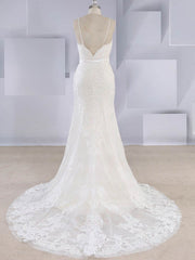 Lace Appliques Trumpet/Mermaid V-neck Tulle Sweep Train Wedding Dress