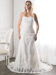 Lace Court Train Wedding Dress with Ruffles and Sweetheart Trumpet/Mermaid Cut