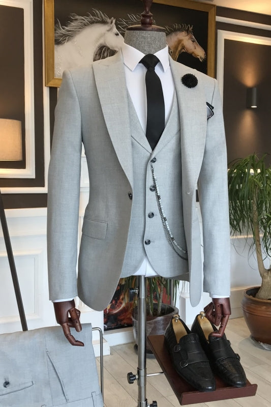 Light Gray Peaked Lapel Close Fitting Three Pieces Men Suits For Business