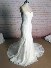 Luxurious Trumpet/Mermaid Sweetheart Tulle Court Train Wedding Dresses With Appliques Lace