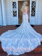 Mermaid V-neck Tulle Chapel Train Wedding Dress with Appliques Lace