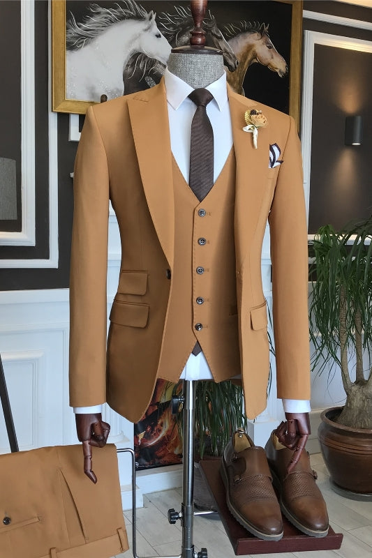 Modern Camel Peaked Lapel Three Pieces Business Suits
