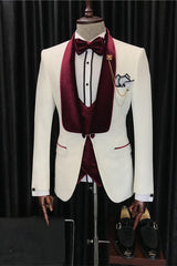 New Arrival Velvet Shawl Lapel Three Pieces White Wedding Suits
