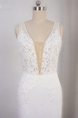 Sexy Deep-V-Neck Chiffon Sheath Wedding Dress Lace Appliques Sleeveless Pearls Bridal Gowns Online-27dress