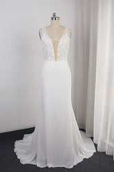 Sexy Deep-V-Neck Chiffon Sheath Wedding Dress Lace Appliques Sleeveless Pearls Bridal Gowns Online-27dress