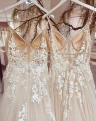 Spaghetti-Straps V-Neck Wedding Dress Sleeveless With Lace Appliques-27dress