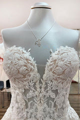 Strapless Ruffles Tulle Lace Ivory A-Line Wedding Dresses-27dress