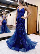 Stunning Trumpet/Mermaid Prom Dress with Glitter Appliques and Lace Sweep Train