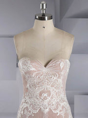 Stunning Trumpet/Mermaid Sweetheart Tulle Wedding Dress With Appliques Lace