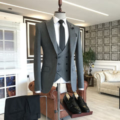 Stylish Dark Small Plaid Peaked Lapel 2 Flaps Gray Business Suits For Men