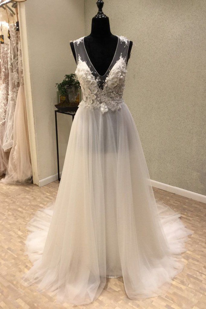 Stylish V-Neck Straps Tulle Wedding Dress Ruffles Appliques Bridal Gowns with Flowers On Sale-27dress