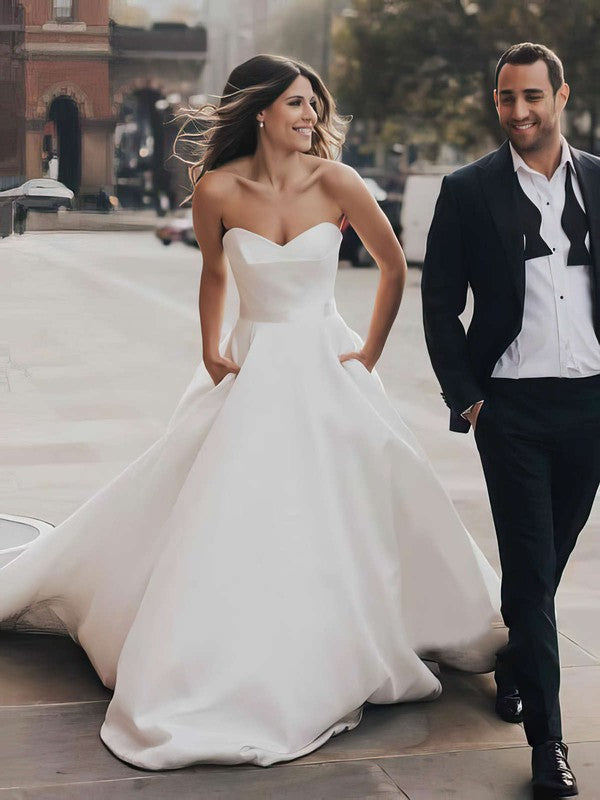 Sweetheart Satin Court Train Wedding Dresses With Pockets for Ball Gown