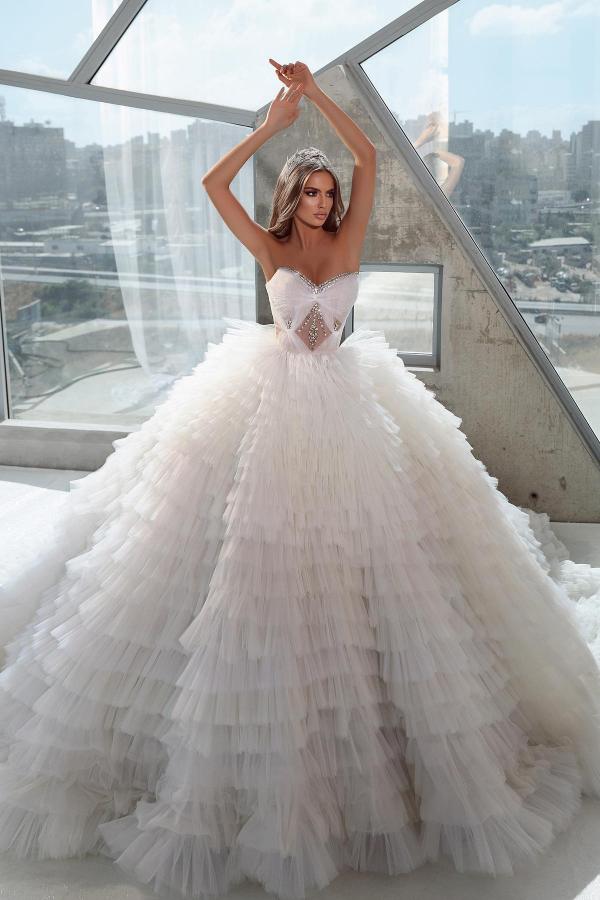 Sweetheart Sleeveless Ball Gown Wedding Dress Tulle Ruffles With Crystal-27dress