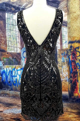 Tight V-Neck Beaded Black Short Homecoming Dress