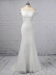 Trumpet/Mermaid Off-the-shoulder Chiffon Sweep Train Wedding Dresses with Appliques Lace