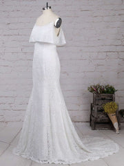 Trumpet/Mermaid Scoop Neck Lace Sweep Train Wedding Dress