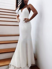 Trumpet/Mermaid V-neck Stretch Crepe Wedding Dresses With Buttons Sweep Train