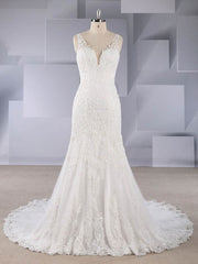 Trumpet/Mermaid V-neck Tulle Sweep Train Wedding Dress with Appliques Lace
