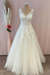 V-Neck Lace Bridal Gown Sleeveless With Lace Appliques-27dress