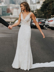 V-neck Lace Chapel Train Wedding Dresses for Trumpet/Mermaid