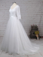 V-neck Lace Tulle Ball Gown Wedding Dress With Sashes / Ribbons