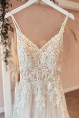 V-Neck Lace Wedding Dress Spaghetti-Straps Tulle Appliques-27dress