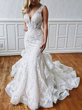 V-neck Organza Trumpet/Mermaid Wedding Dresses with Tiered Sweep Train