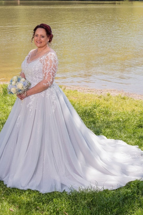 27DRESS V-neck Plus Size Tulle A-line Wedding Dresses with Lace Applique
