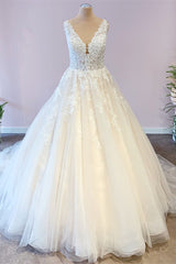 V-Neck Sleeveless Ball Gown Wedding Dress Lace Appliques-27dress