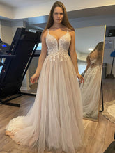 V-neck Tulle Ball Gown Wedding Dress With Lace Appliques Sweep Train