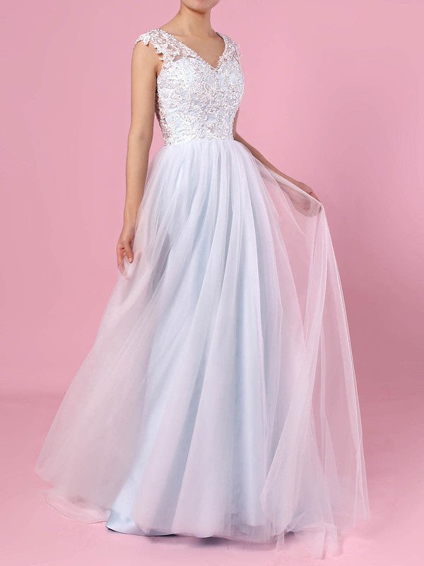 V-neck Tulle Ball Gown With Appliques Lace and Sweep Train Wedding Dresses