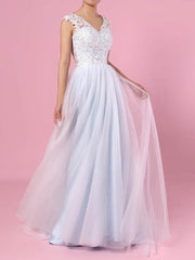 V-neck Tulle Ball Gown With Appliques Lace and Sweep Train Wedding Dresses